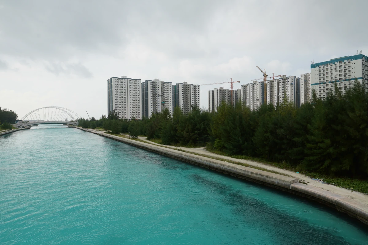 Hulhumalé Phase 2 (rechts)