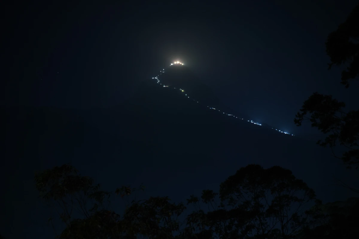 Adam’s Peak in Sri Lanka bei Nacht