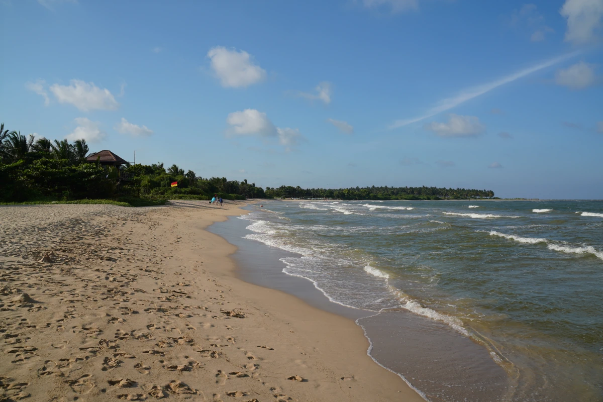 Blick vom Strand unseres Hotels The Calm nach Norden