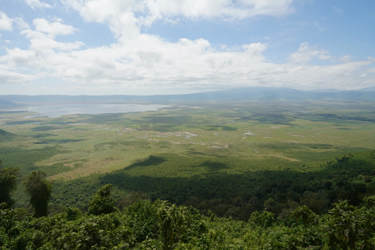 Ngorongoro-Krater von einem Aussichtspunkt aus gesehen