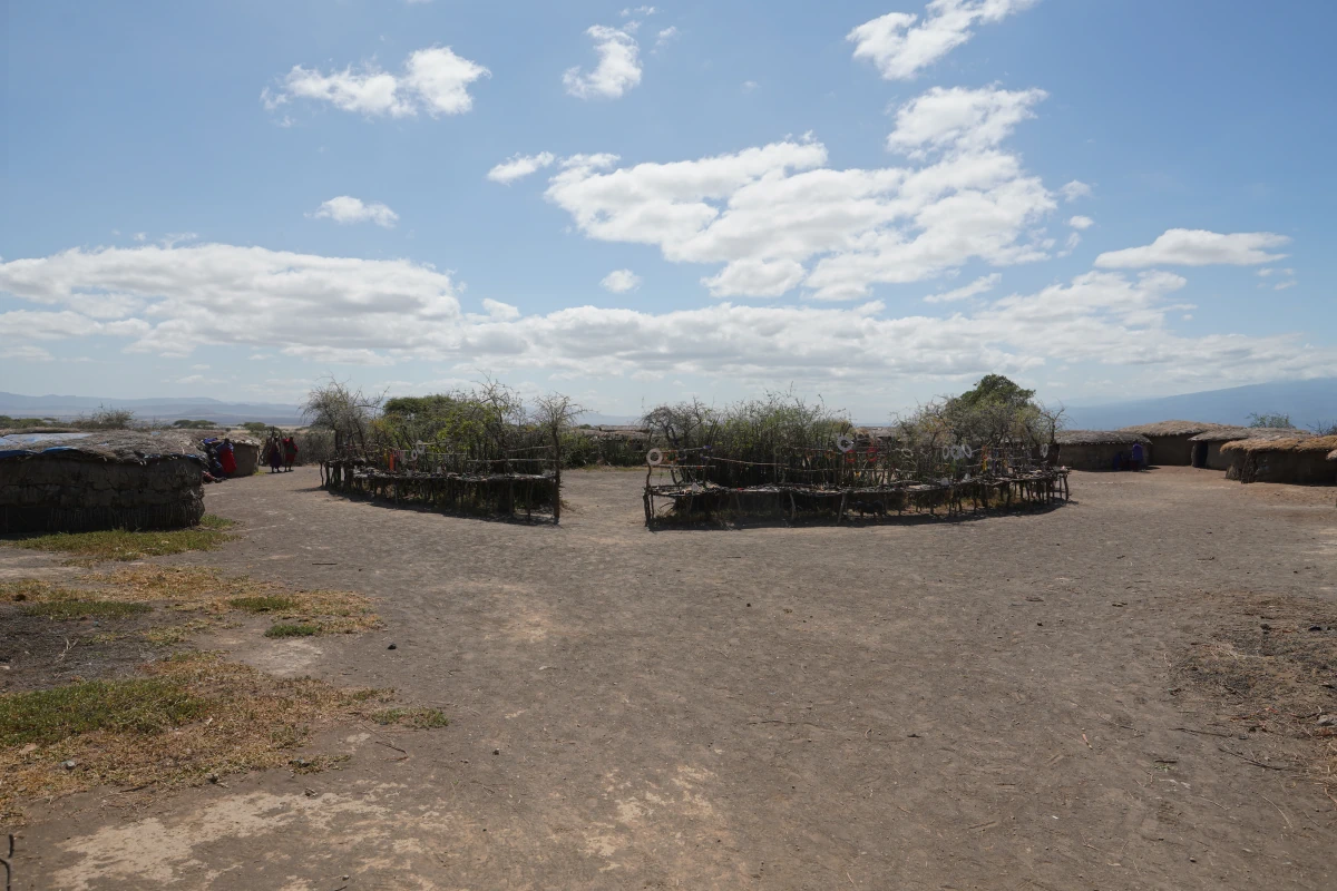 Massai-Dorf mit Dorfplatz