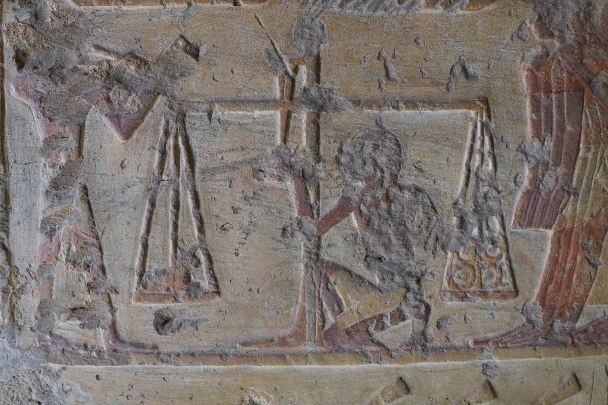 Relief mit dem Wiegen einer Baby-Ziege im Grab des Paheri (EK3) in el-Kab