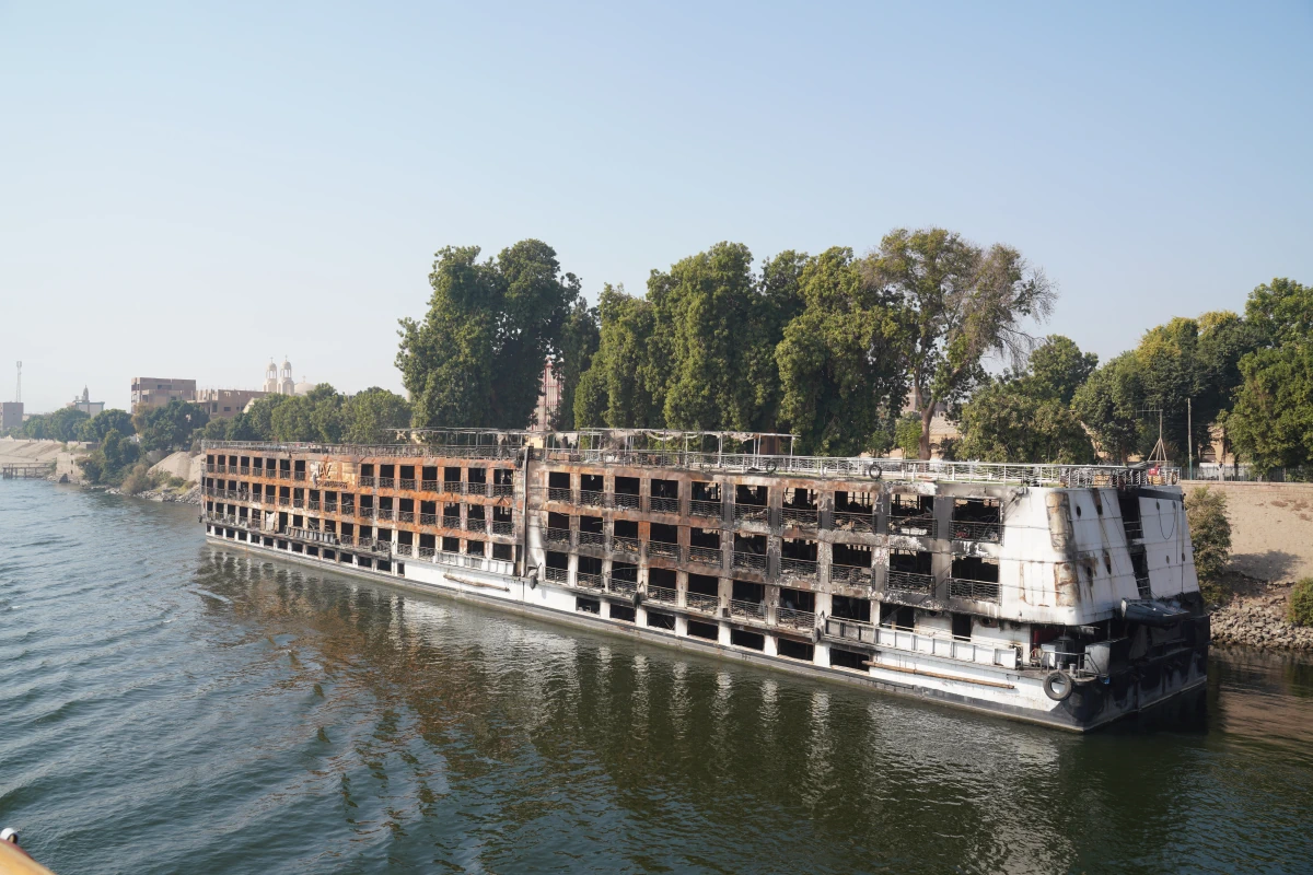 Wrack der JAZ Crown Empress (auch Iberotel Crown Empress) nördlich von Esna