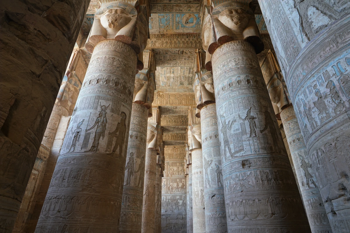 Großes Hypostyl des Tempels von Dendera