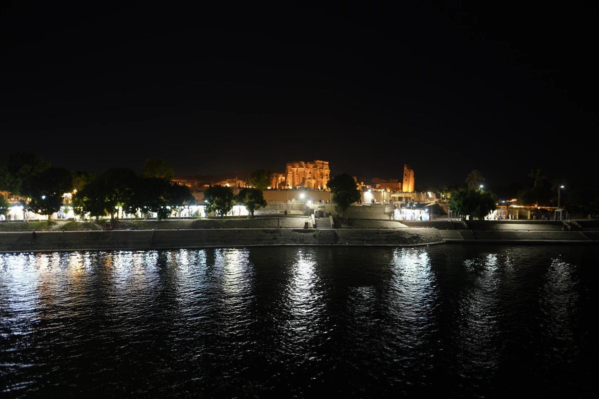 Doppeltempel von Kom Ombo, vom Wasser aus gesehen
