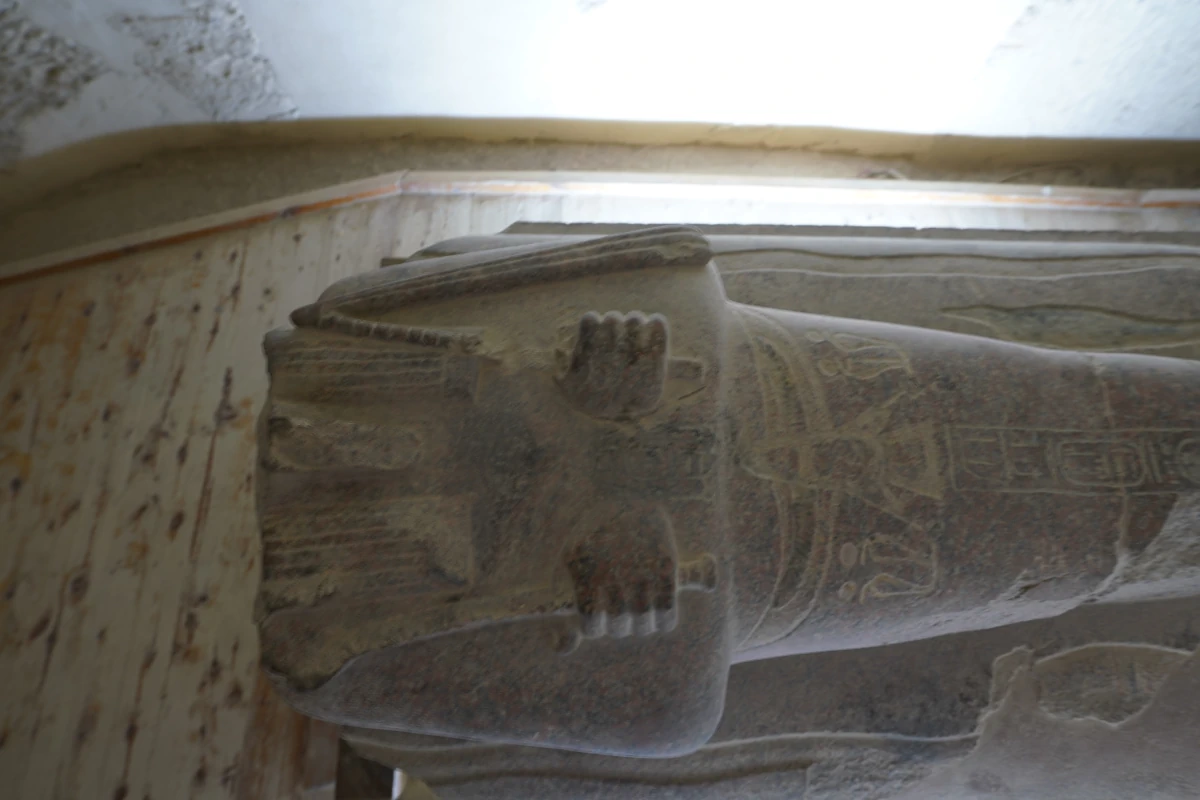 Sarkophag von Sethos II. in seinem Grab (KV15) im Tal der Könige