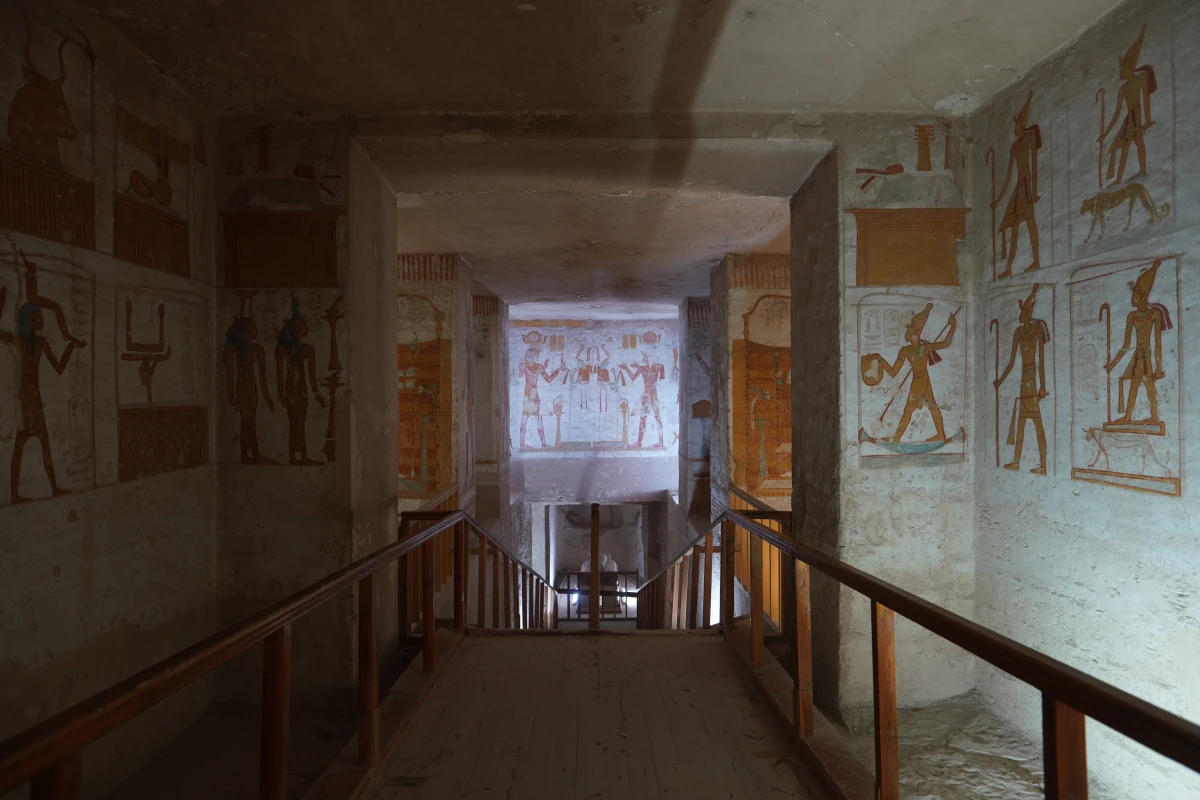 Kammer E und Säulenhalle F im Grab von Sethos II. (KV15) im Tal der Könige