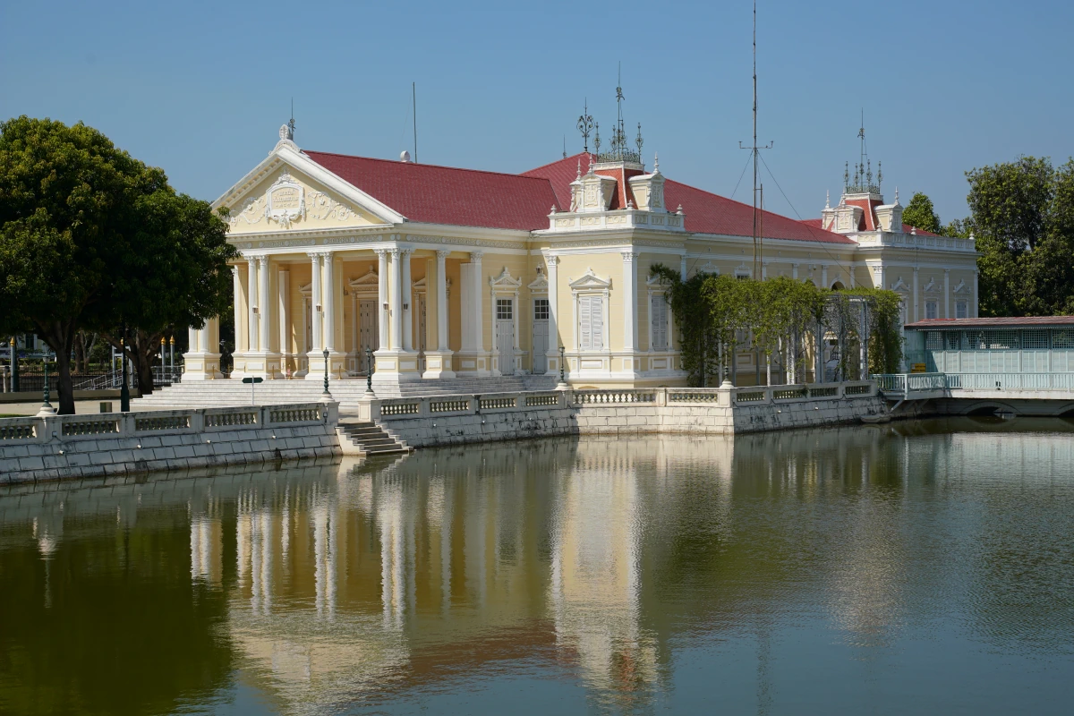 Phra Thinang Warophat Piman, eine Halle für Staatsempfänge, neoklassizistischer Stil