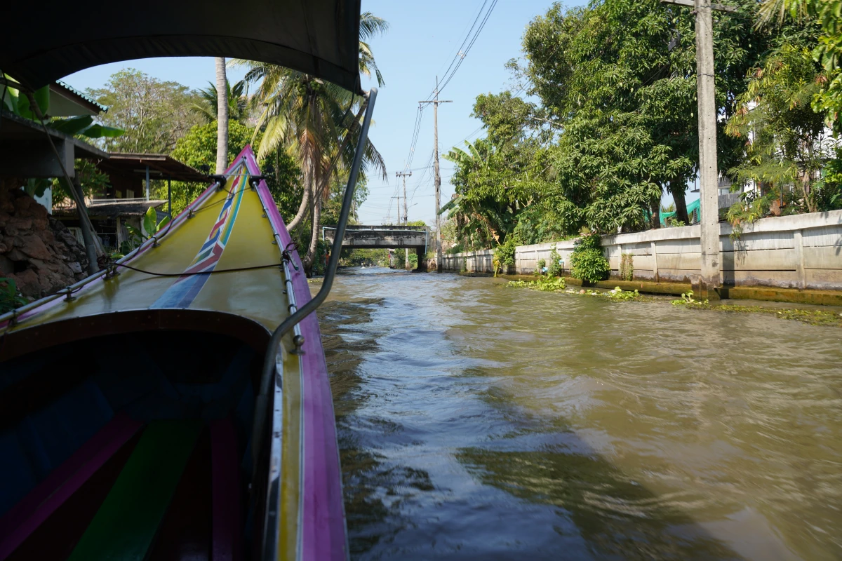 Mit dem Langschwanzboot durch die Kanäle von Damnoen Saduak