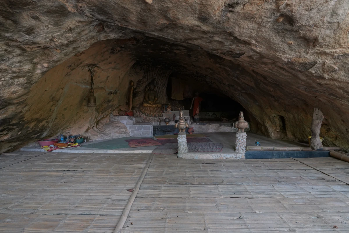 Buddha-Höhle bei Mon am River Kwae