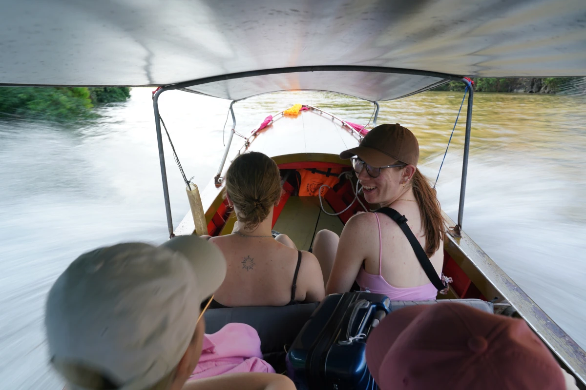 Im Langschwanzboot auf dem River Kwae