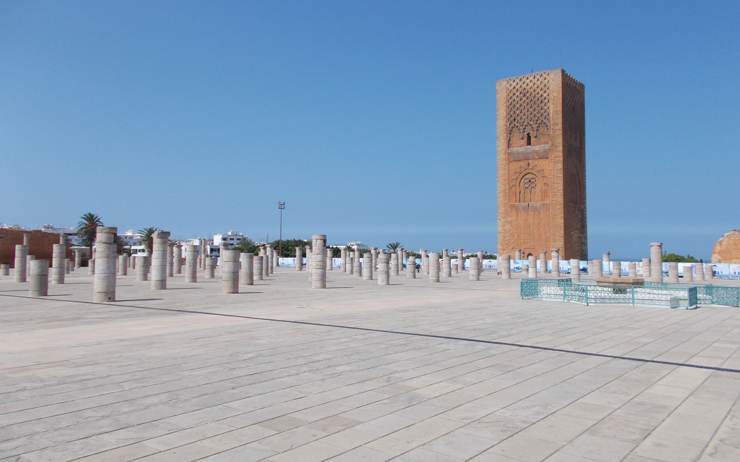 Rabat: Unvollständige Moschee und unvollständiges Minarett